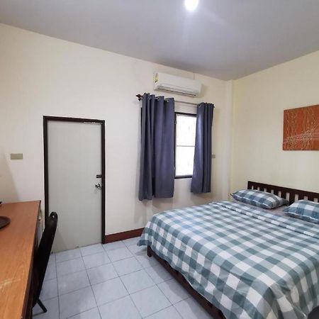 Deejai Hotel Si Racha Exteriör bild