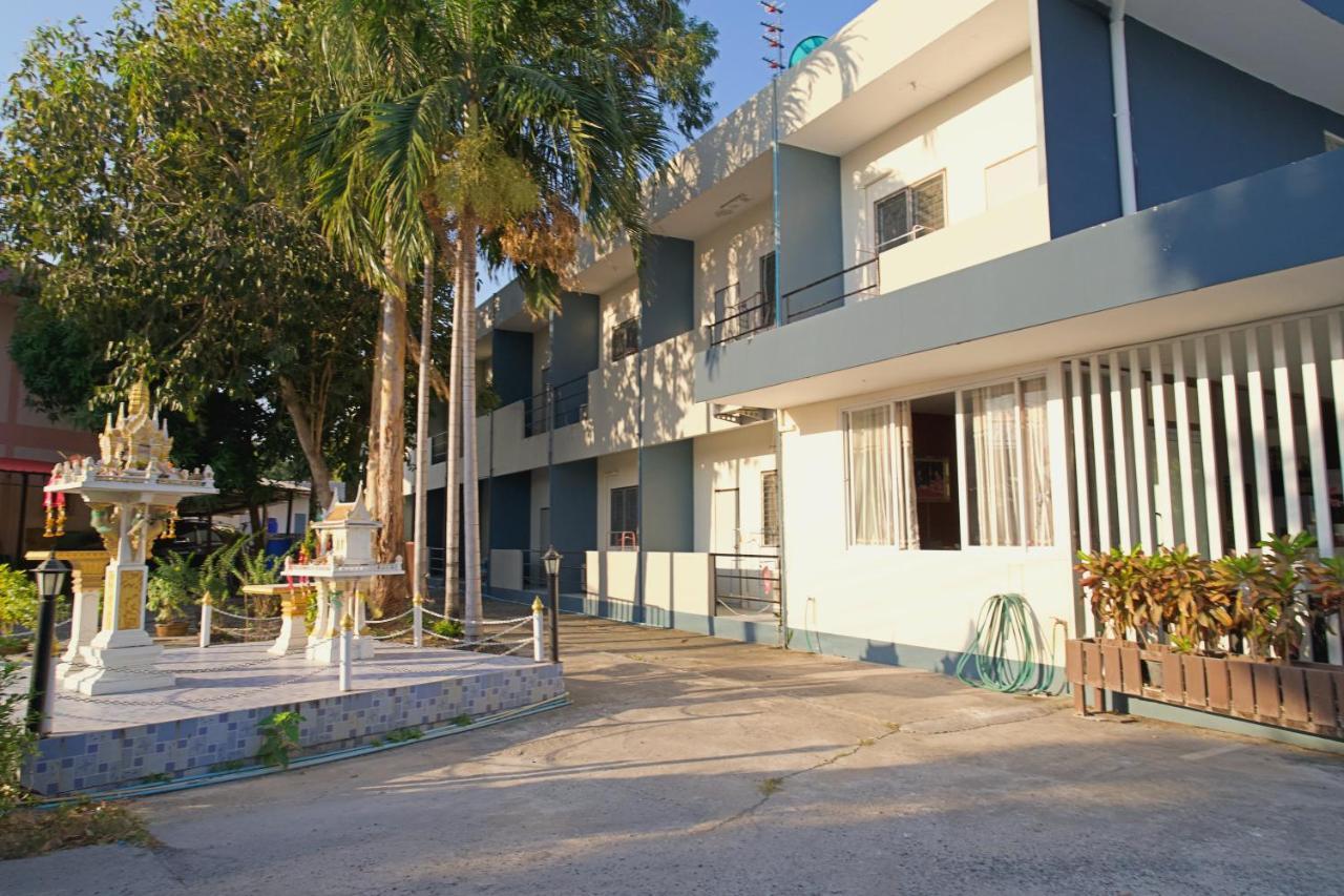 Deejai Hotel Si Racha Exteriör bild