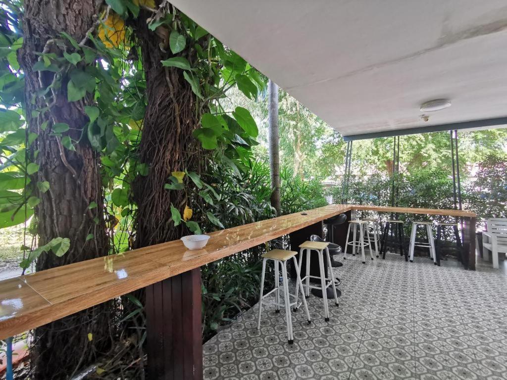 Deejai Hotel Si Racha Exteriör bild
