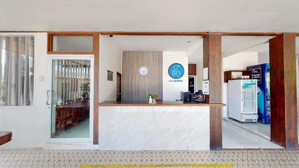 Deejai Hotel Si Racha Exteriör bild