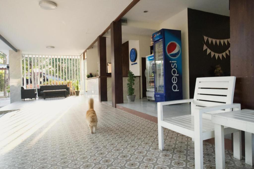 Deejai Hotel Si Racha Exteriör bild