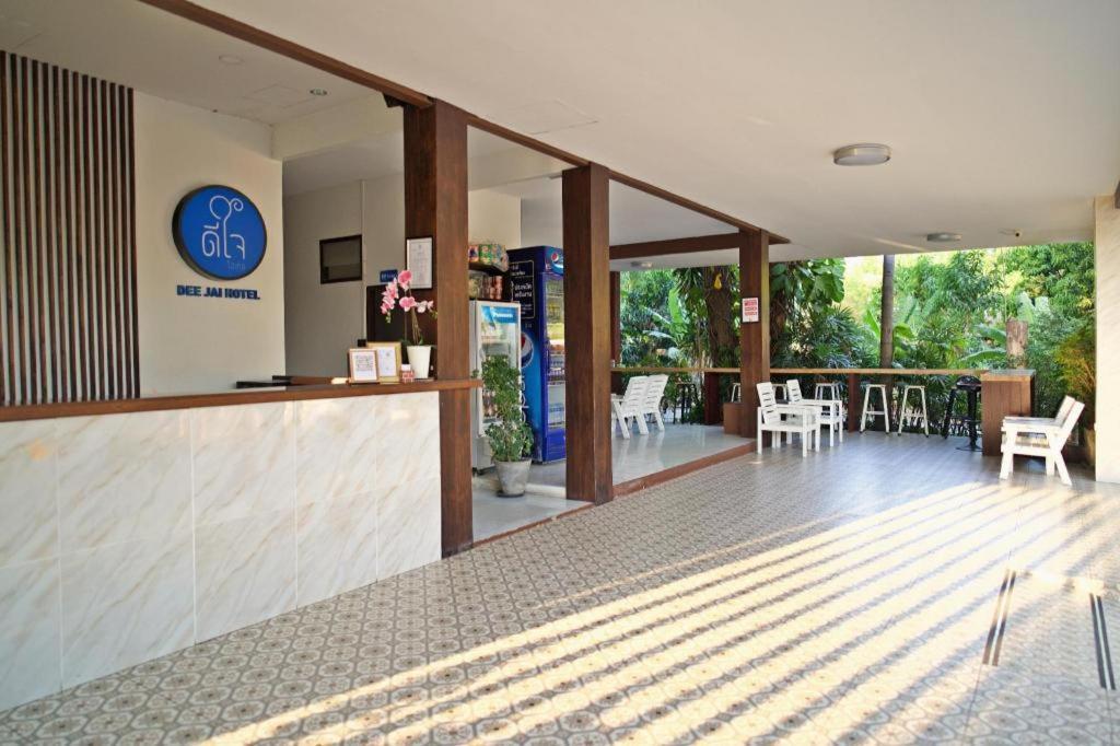 Deejai Hotel Si Racha Exteriör bild