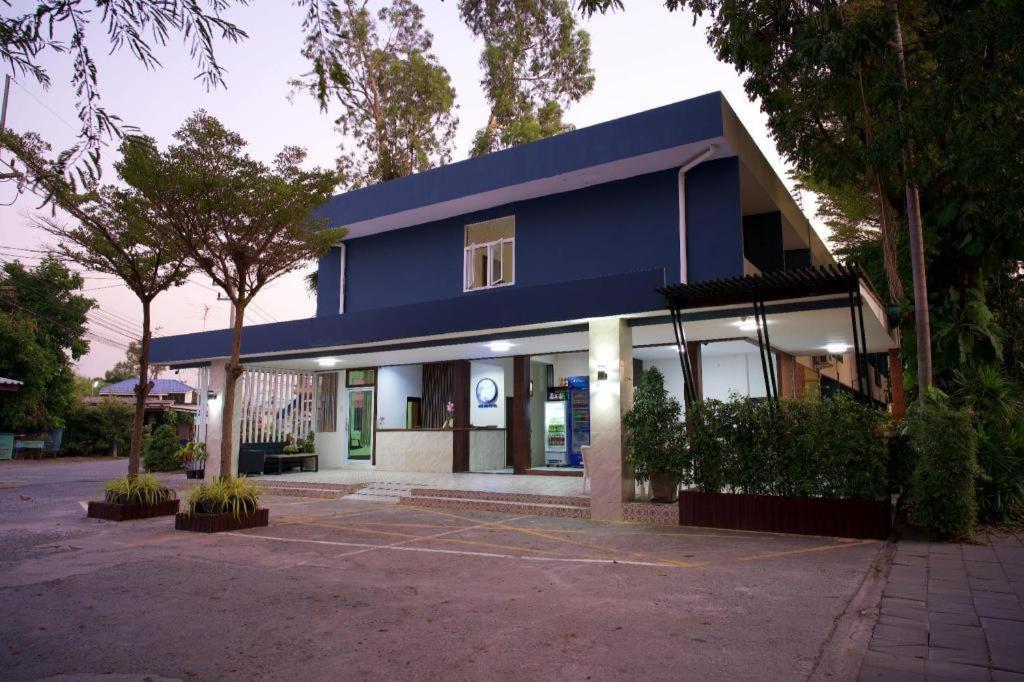 Deejai Hotel Si Racha Exteriör bild