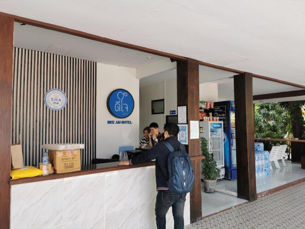 Deejai Hotel Si Racha Exteriör bild