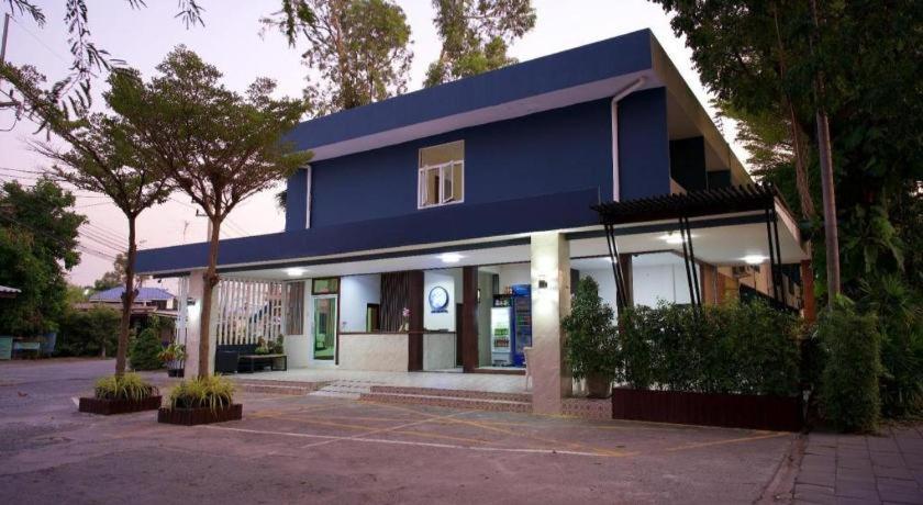 Deejai Hotel Si Racha Exteriör bild