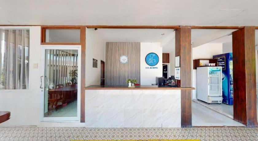 Deejai Hotel Si Racha Exteriör bild