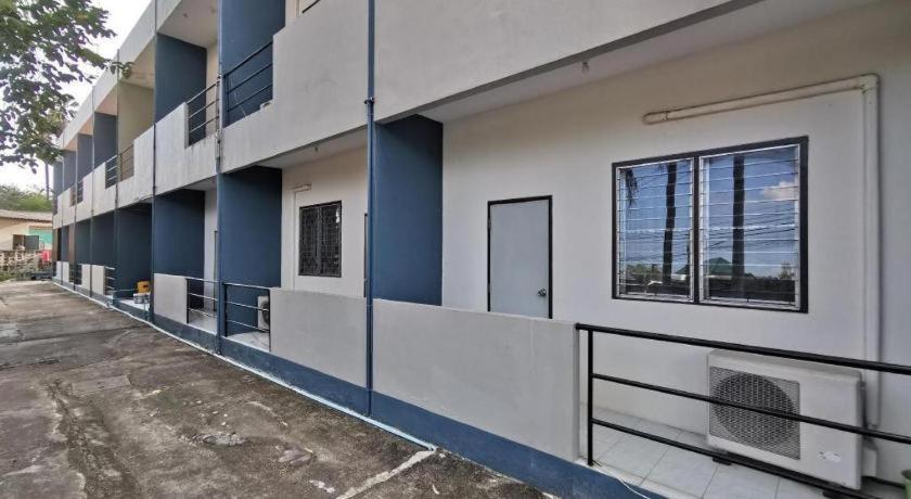 Deejai Hotel Si Racha Exteriör bild